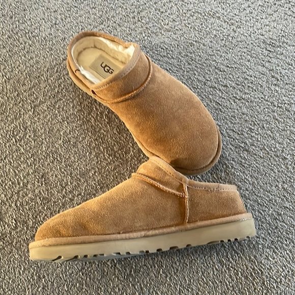 UGG Shoes - Classic Ugg sleepers